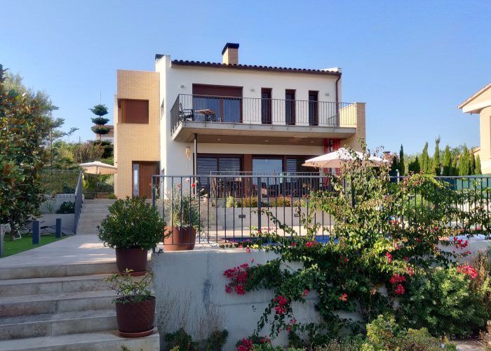 Entropia Arquitectura · Habitatge unifamiliar en desnivell a Calafell